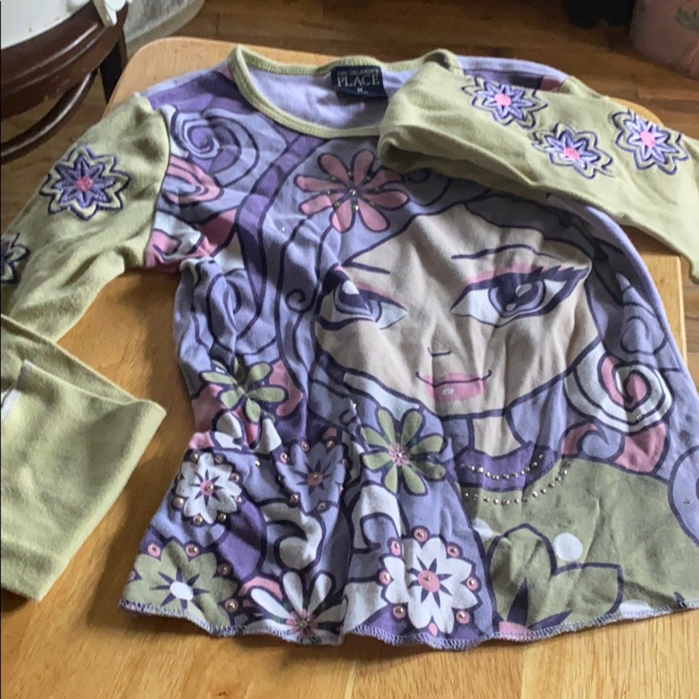 Graphic long sleeve shirt with girl on front